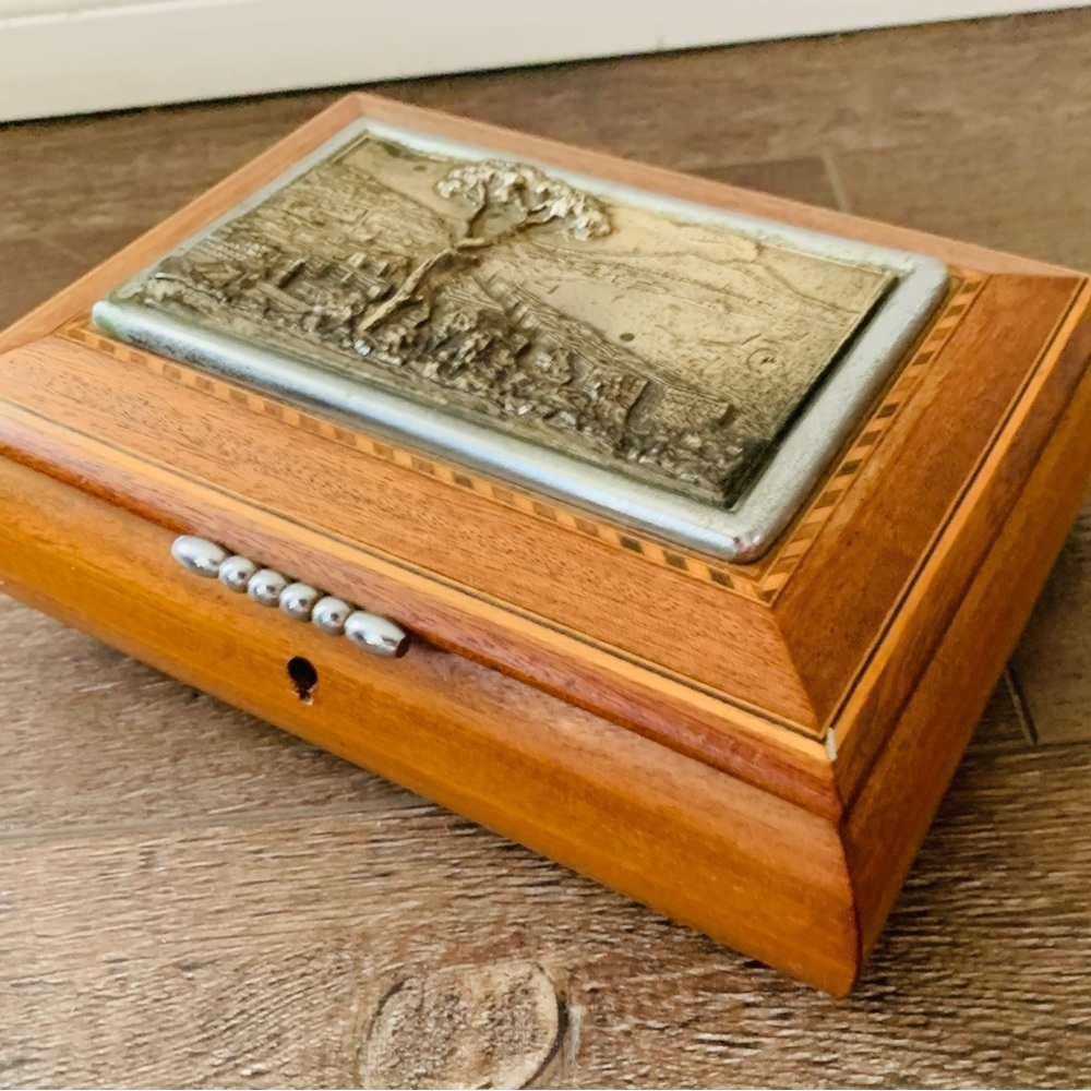 Vintage Viatatata Italy Swiss Cuendet Wooden Music Box